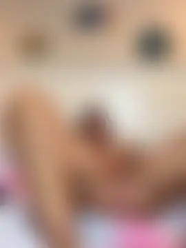 Aleesa_milfxo's Live Sex Cam Show