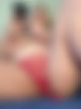 AnnaCurvy's Live Sex Cam Show