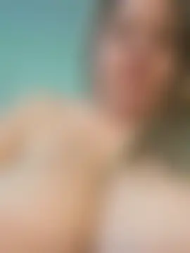 AnnaCurvy's Live Sex Cam Show