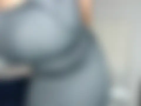 Bustygoddess32's Webcam Show