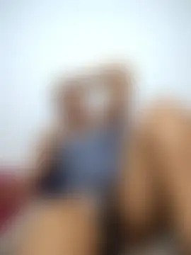 Curvy_sluty's Webcam Show