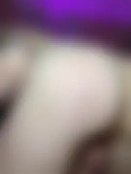 HugeBoobsAlice's Live Sex Cam Show