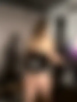 elliepixie's Live Sex Cam Show