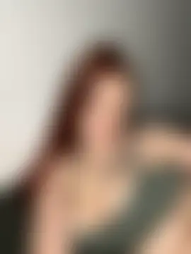 Curvy-little-red's Live Sex Cam Show