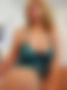 elacoquette's Live Sex Cam Show