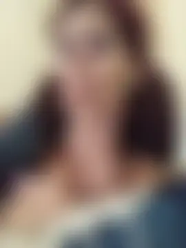 Lucia8600's Live Sex Cam Show