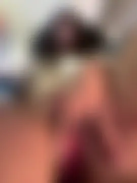 aly_golden_'s Webcam Show