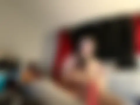 Snowbunnycake_131's Webcam Show