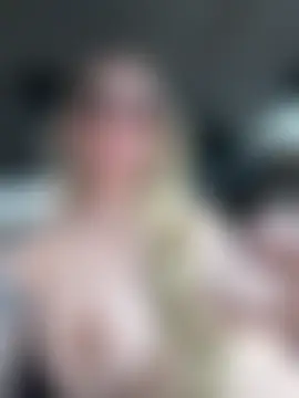 June695_'s Live Sex Cam Show