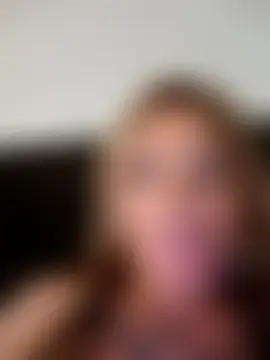 MiaMooly: διαδικτυακό σόου στην κάμερα