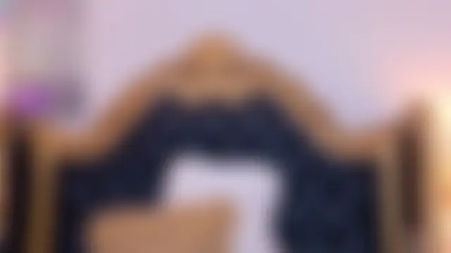 AdelinaVans: διαδικτυακό σόου στην κάμερα