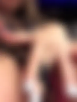 Ivy_Bae: διαδικτυακό σόου στην κάμερα