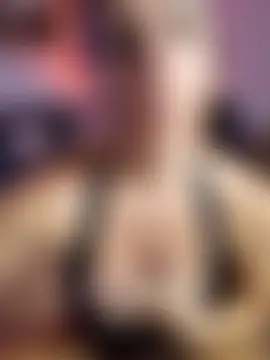 AngelaDesires' Live Sex Cam Show