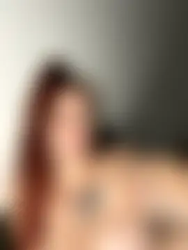 Curvy-little-red's Live Sex Cam Show