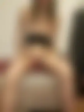 GretaNatural's Live Sex Cam Show