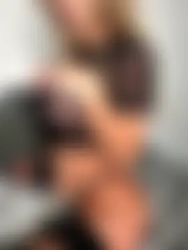 MrsCharlottFox's Live Sex Cam Show