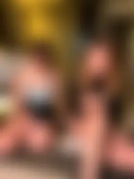 Nura_n_Sarah's Live Sex Cam Show