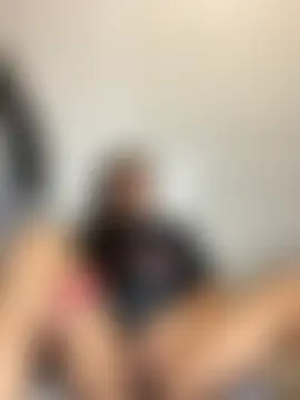 nikkiloveee's Webcam Show