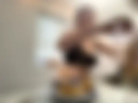 Snowbunnycake_131's Webcam Show