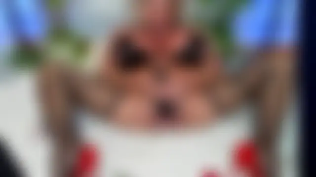 musclemama4u's Live Sex Cam Show