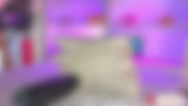 ChiaraLewis' Live Sex Cam Show