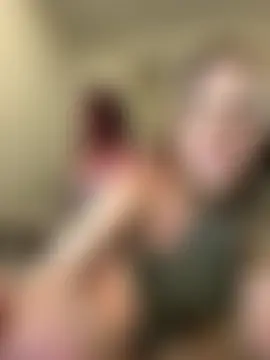 littlebitchesss' Live Sex Cam Show