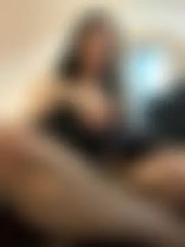 KeiraDark's Live Sex Cam Show