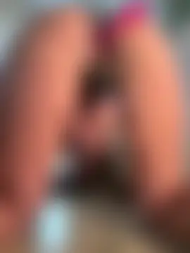 aly_golden_'s Webcam Show