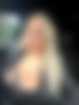 Bustyblondebabe32's Live Sex Cam Show