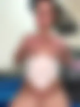 Eelleen's Live Sex Cam Show