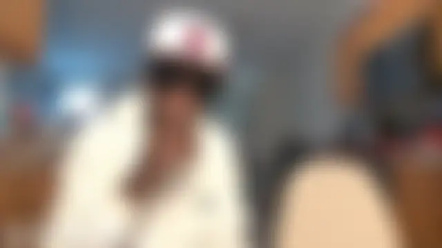 boomboomr00m's Webcam Show