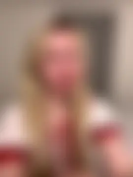 SexySaraxxoo's Live Sex Cam Show