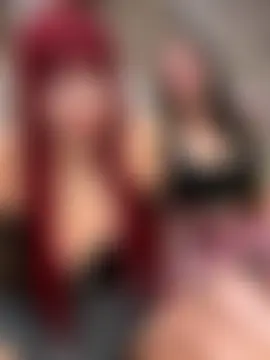 seraphine23's Live Sex Cam Show