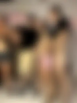 royalgirls_x's Live Sex Cam Show