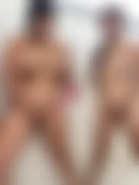 royalgirls_x's Webcam Show