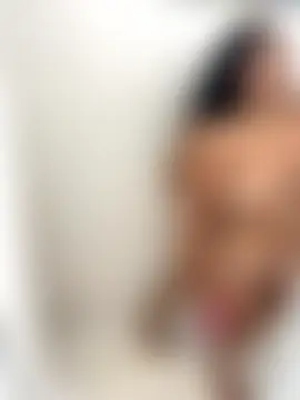 royalgirls_x's Live Sex Cam Show