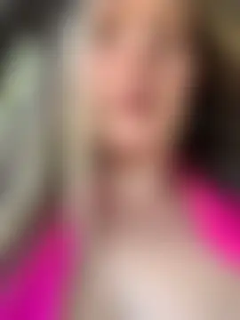 Mona_Plus' Webcam Show