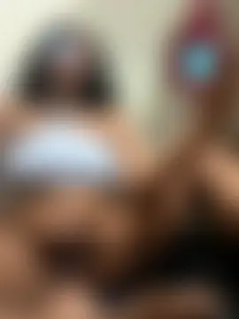 LuckyKhloe's Live Sex Cam Show