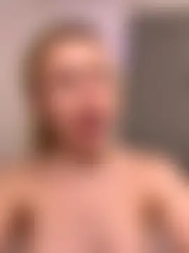 SexySaraxxoo's Live Sex Cam Show