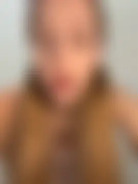 kira_mia's Live Sex Cam Show