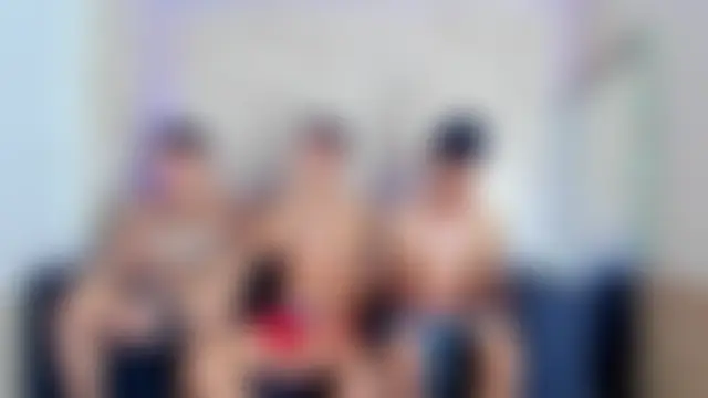 Golldens_Dreamss' Live Sex Cam Show