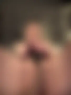 blondebitch2's Live Sex Cam Show