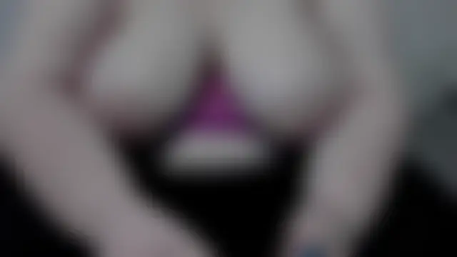 sarahcakes223's Webcam Show