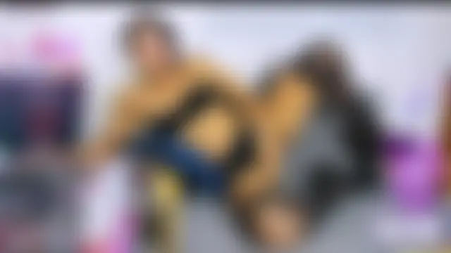 zou_quira's Webcam Show