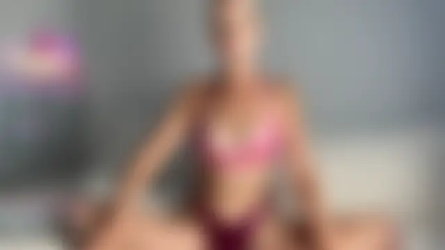 KeelyGar22's Live Sex Cam Show