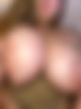 SultryCurves' Webcam Show