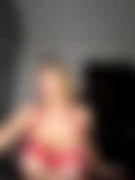 Evellyn's Live Sex Cam Show