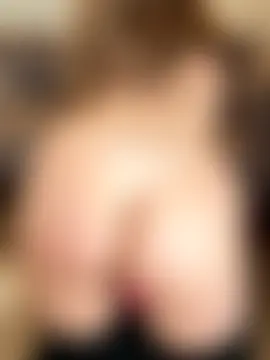 curvyflawless' Live Sex Cam Show