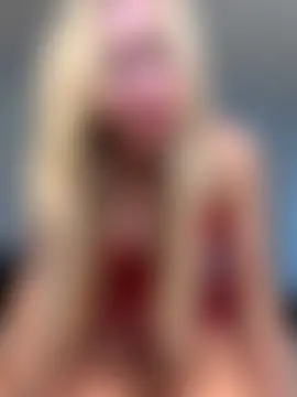 SexySaraxxoo's Live Sex Cam Show