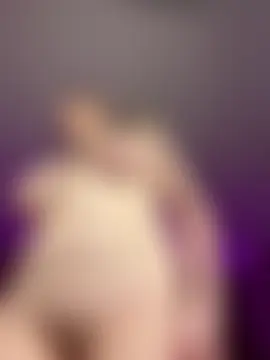 HugeBoobsAlice's Live Sex Cam Show